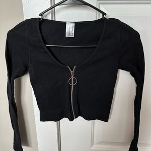 Black Cropped Long Sleeve